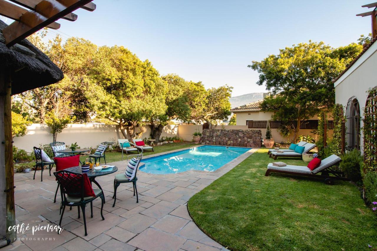 A Tuscan Villa Guest House Fish Hoek Exterior foto