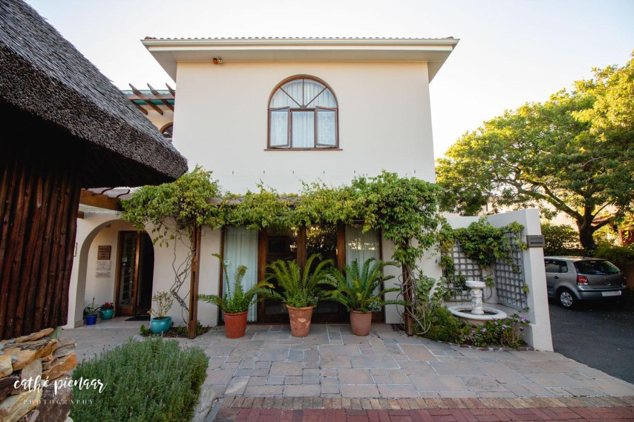 A Tuscan Villa Guest House Fish Hoek Exterior foto