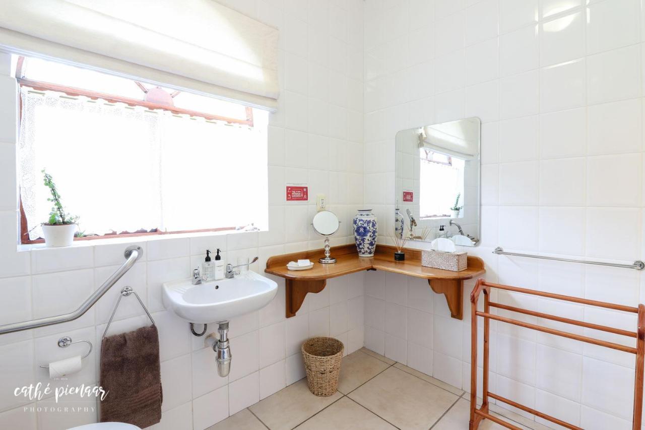 A Tuscan Villa Guest House Fish Hoek Exterior foto